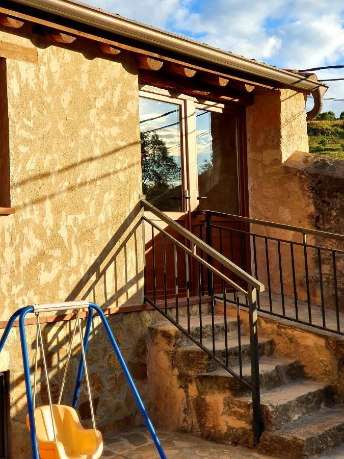 La Fuente del Poval Caballar Exterior foto
